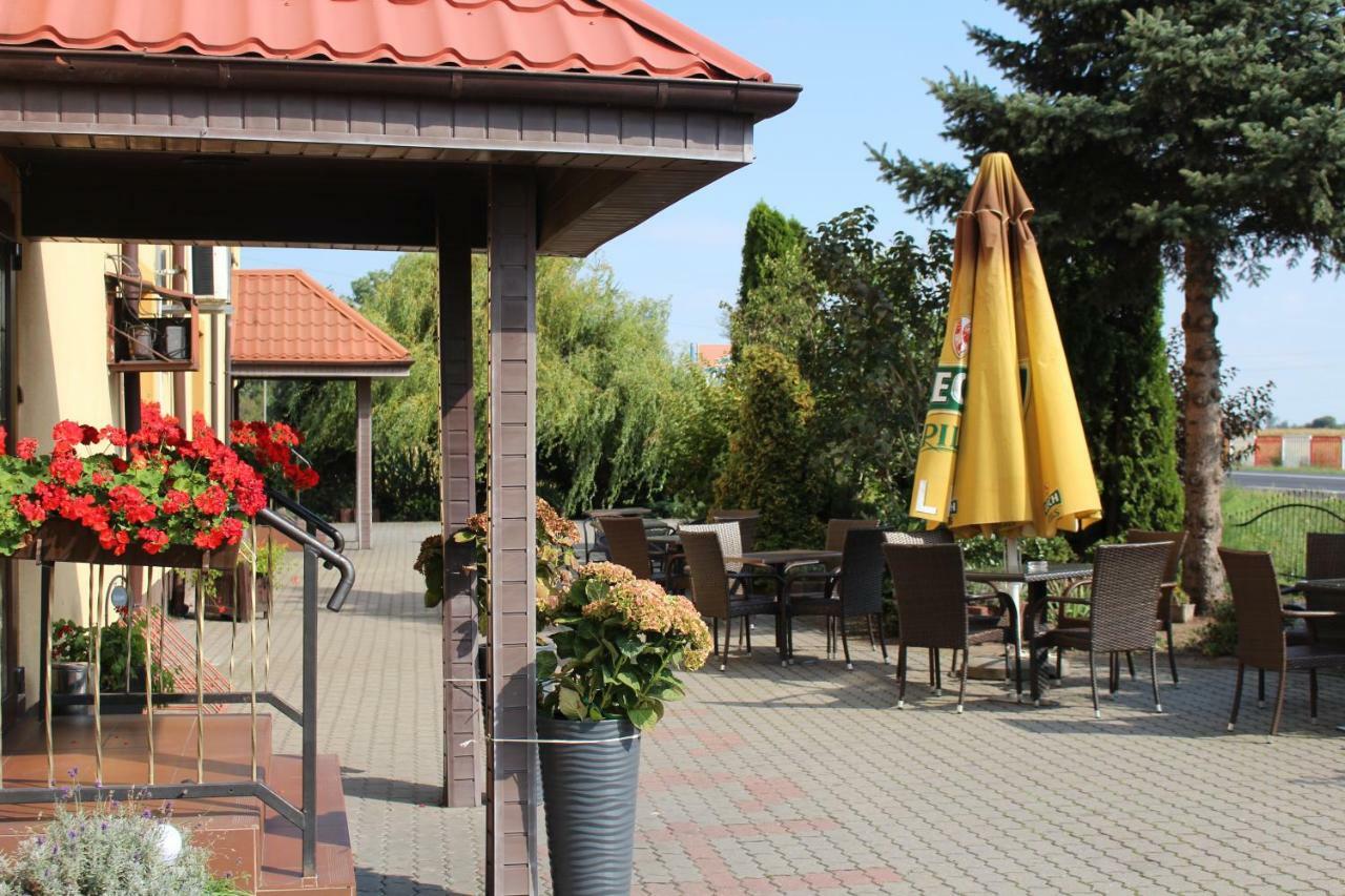 Restauracja Hotel Kassandra Września Eksteriør bilde